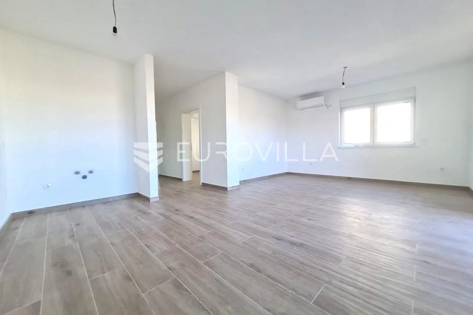 vir, luksuzan apartman u prizemlju s vrtom i pogledom na more - slika 9