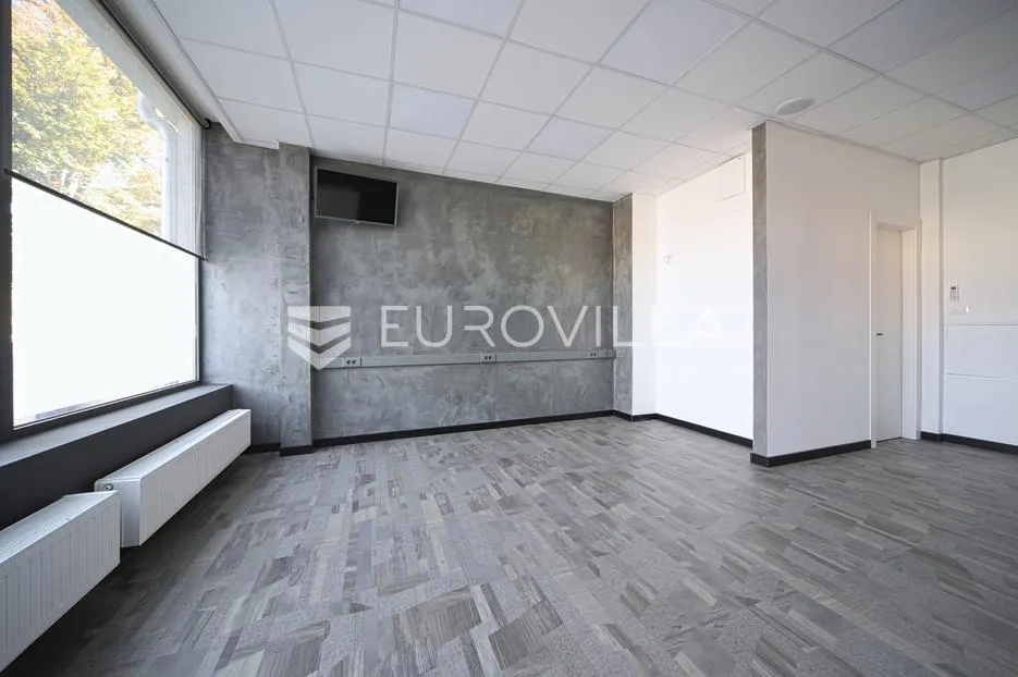 osijek, gornji grad/centar, prodaja, atraktivno uređen lokal 32 m², prizemlje - slika 3