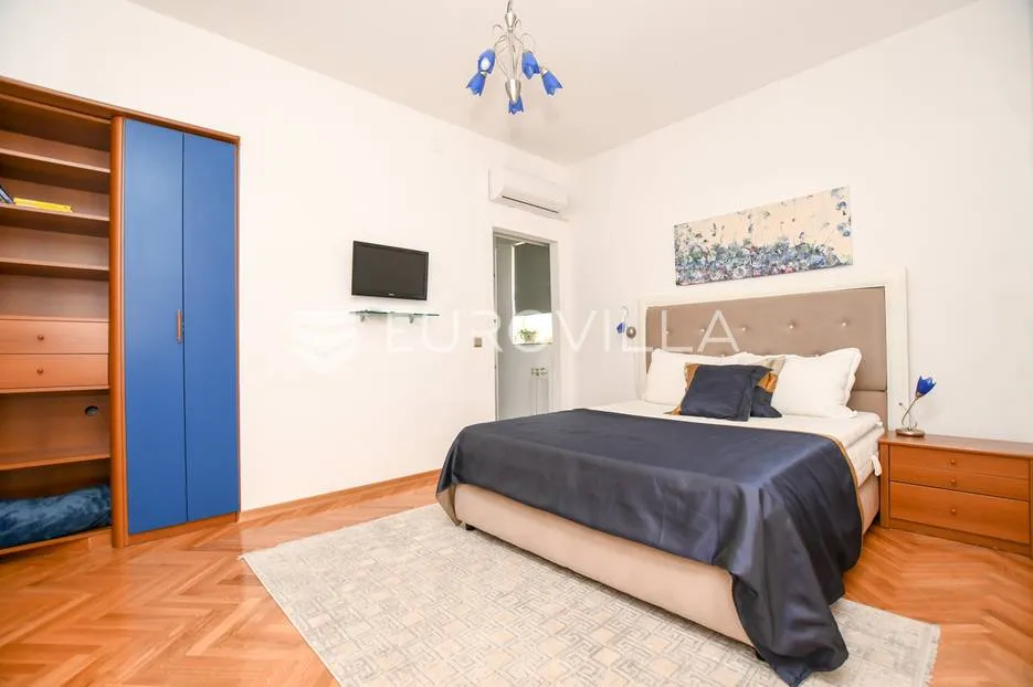 istra, umag, prekrasna kuća s bazenom prvi red do mora 430 m² - slika 19