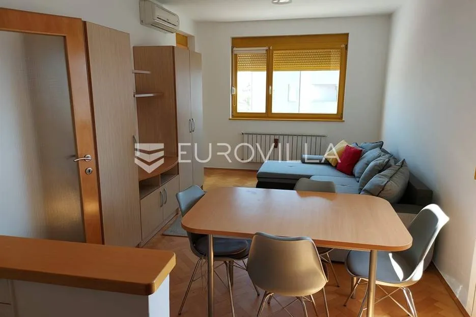 zagreb, ravnice, komforan dvosoban stan 50 m² - slika 2