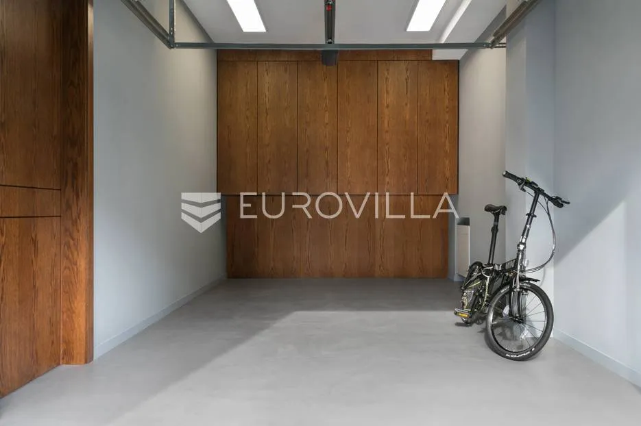 zagreb, mlinovi, luksuzan četverosoban stan 138 m² u duplex kući s garažom - slika 35