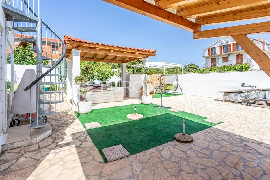 ražanj, mediteranska kuća s uređenom okućnicom, 150m od mora - slika 22