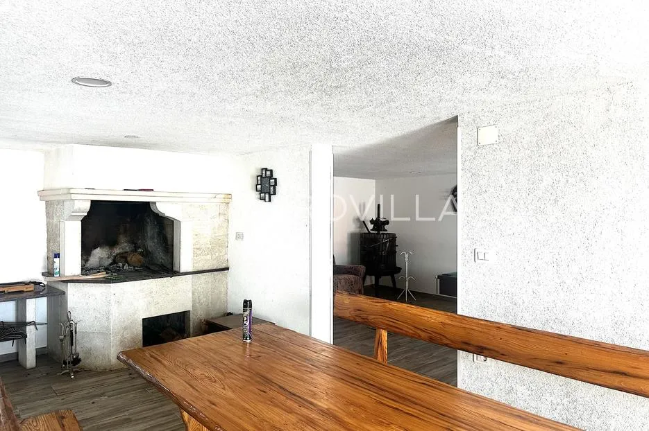 istra, tinjan okolica, impresivno imanje od 600 m² s bazenom, konobom i velikim potencijalom - slika 12
