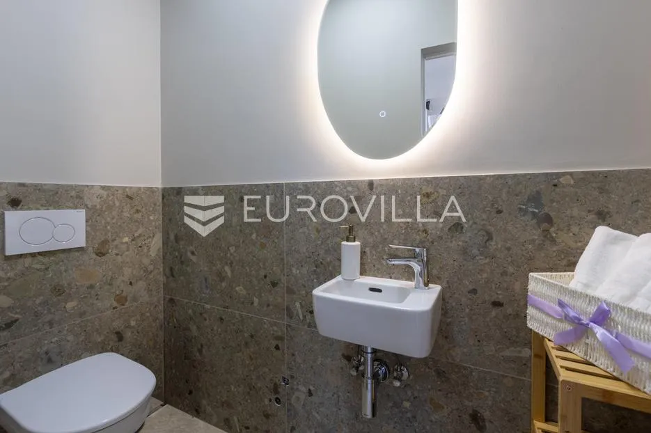 istra, tar, vabriga, luksuzna vila s bazenom i pogledom na more - slika 26