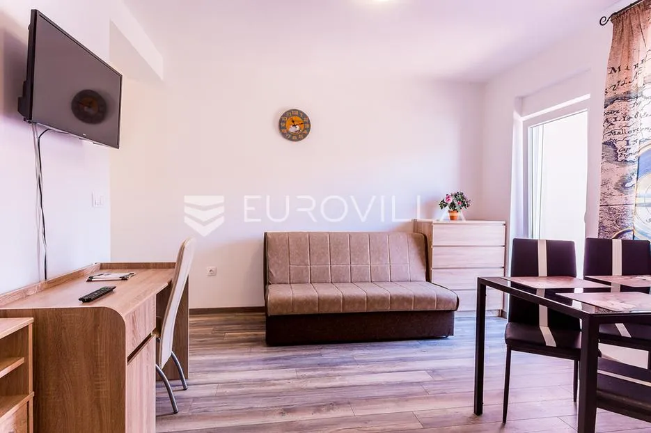 istra, medulin, velika samostojeća kuća sa 7 apartmana 100 m od mora - slika 12