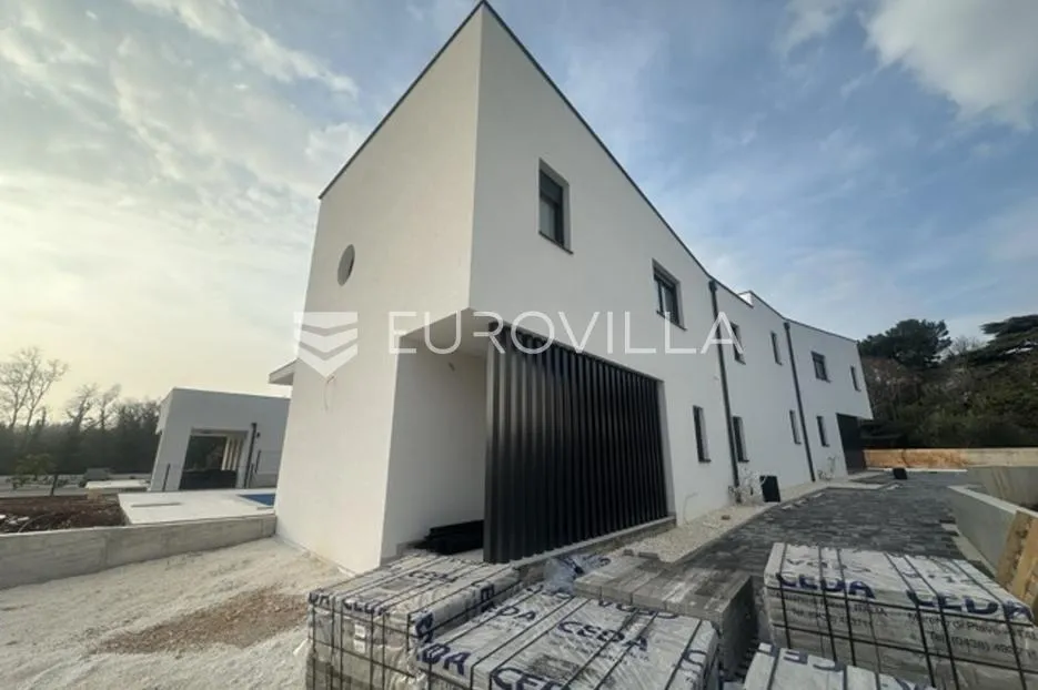 istra, ližnjan, dvojna kuća 150 m² s pogledom more, bazenom i uređenom okućnicom - slika 24