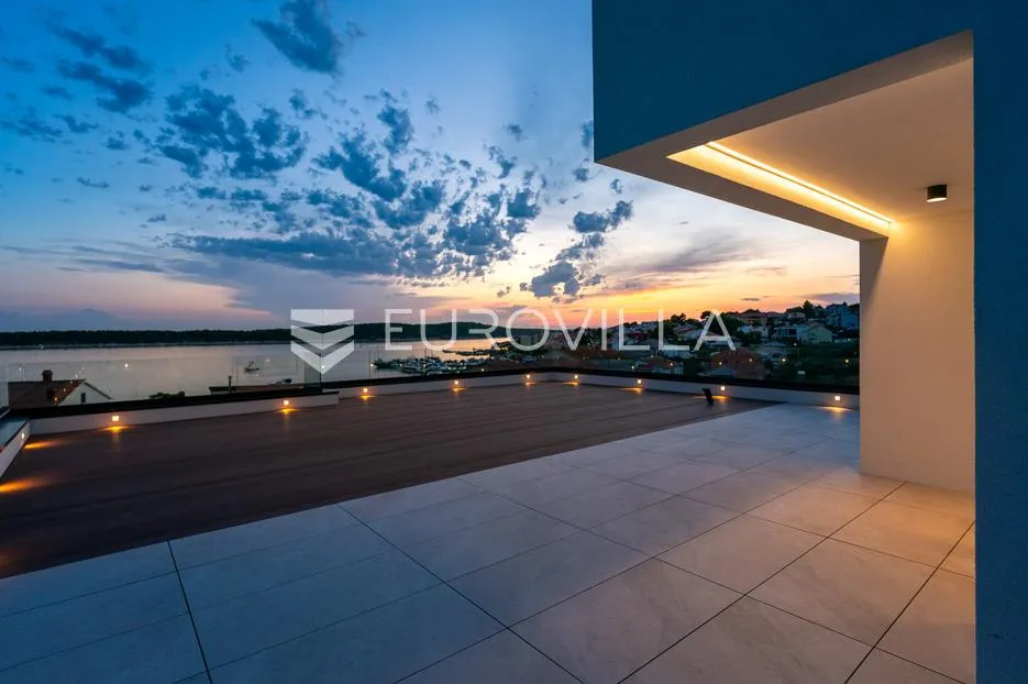 otok rab, barbat, moderan penthouse 107 m², krovna terasa - slika 3