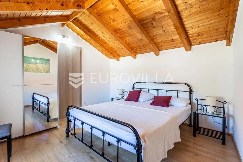 seget donji, dvije kuće za odmor u centru mjesta - slika 8