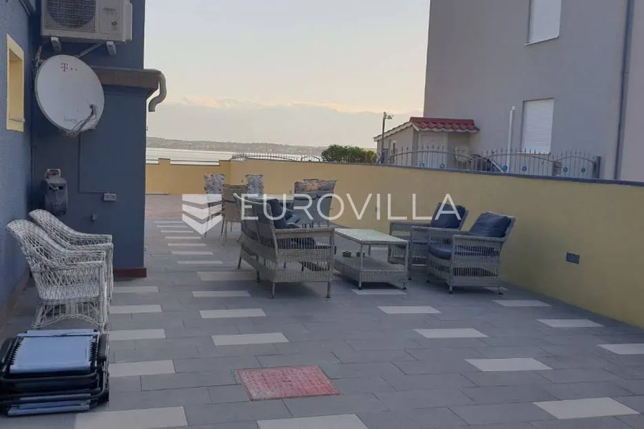 nin, ždrijac, prekrasna apartmanska vila, prvi red do mora - slika 10
