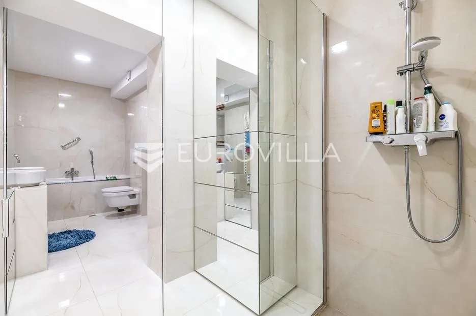 zagreb, bukovac, prekrasna obiteljska samostojeća kuća 380 m², garaža, okućnica - slika 4