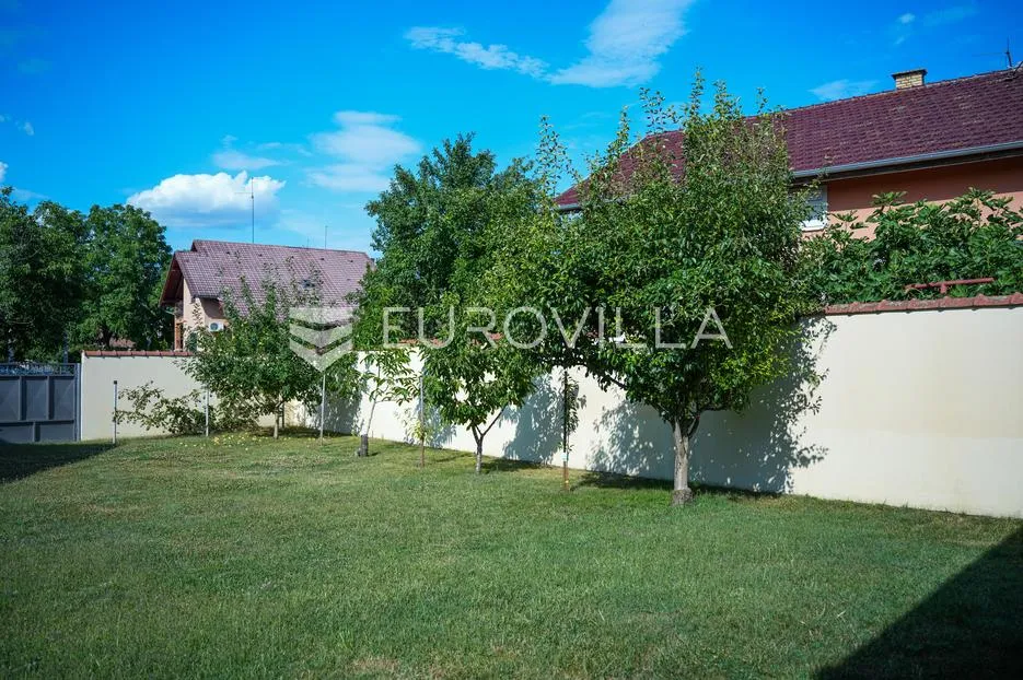 vinkovci, kuća 300 m², centar, namještena, odmah useljiva - slika 35