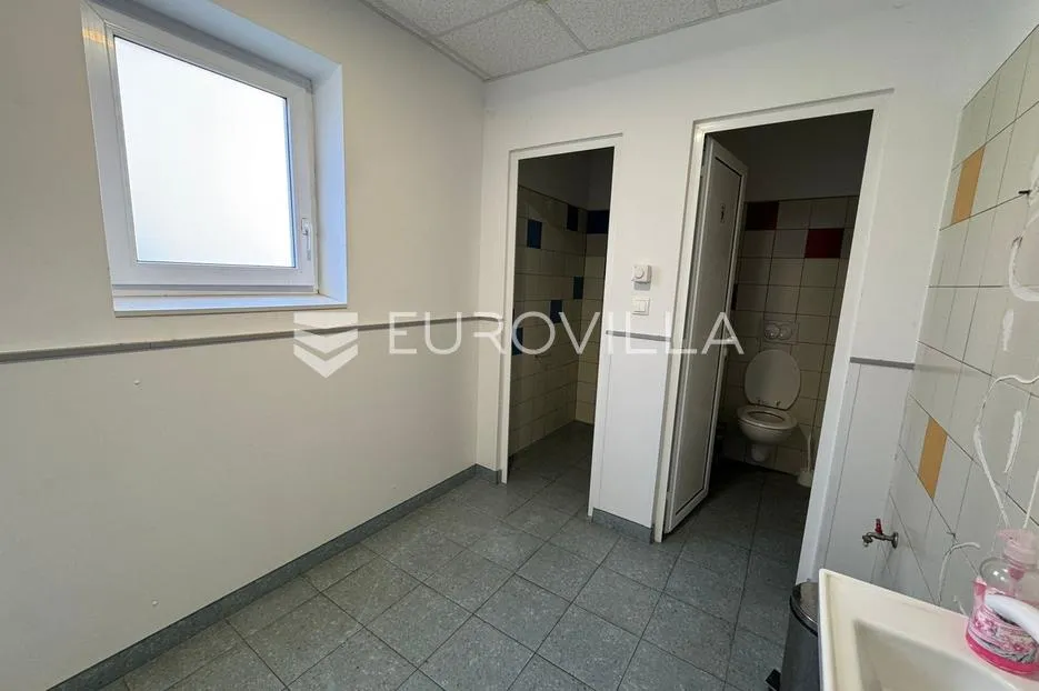 đakovo, centar, prostrani poslovni prostor 444 m² - slika 4