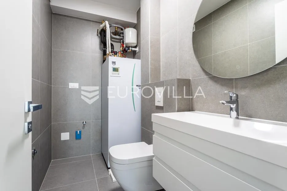 vodice, novogradnja, prostran stan u centru mjesta, 119,95 m² - slika 8