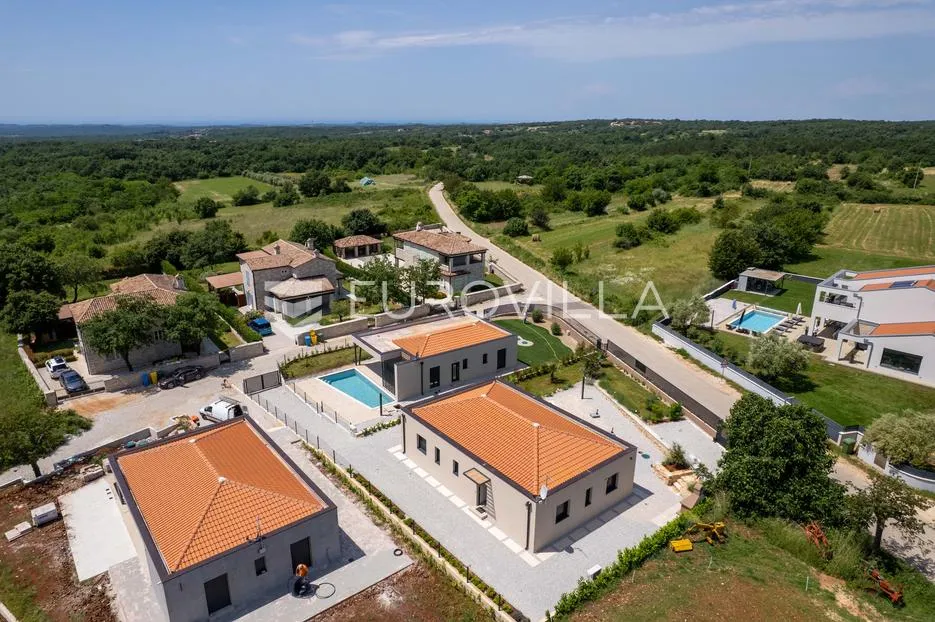 istra, kringa, prekrasna prizemnica s bazenom - slika 18