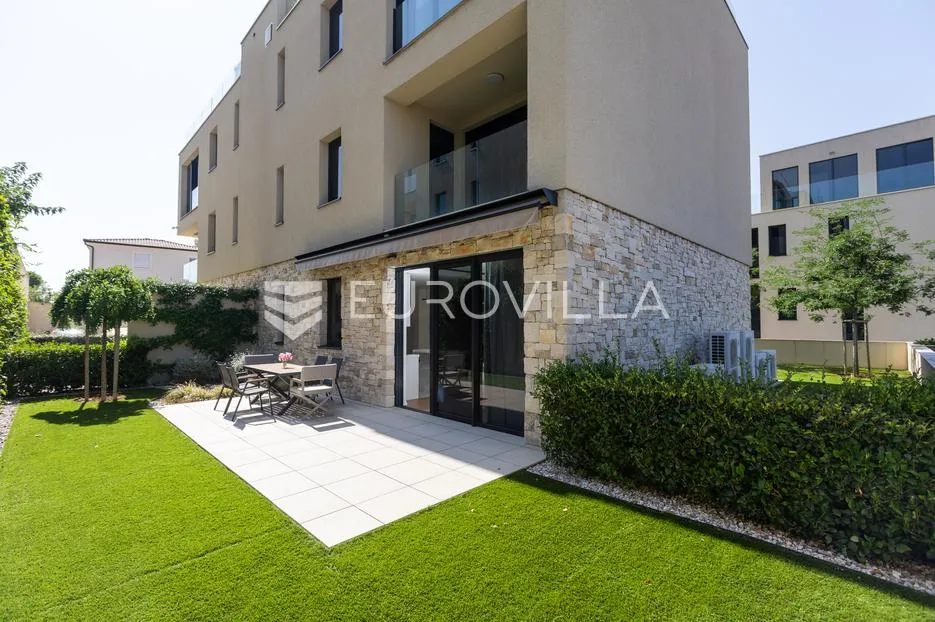 istra, savudrija, petram resort, elegantan stan u prizemlju s vlastitim vrtom - slika 19