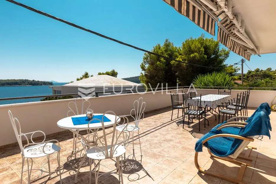 otok korčula, potirna, kuća sa apartmanima, drugi red od mora - slika 17