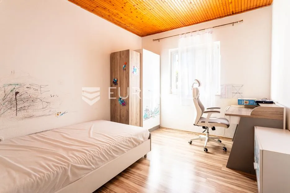 kaštel sućurac, kuća s tri stambene jedinice - slika 15