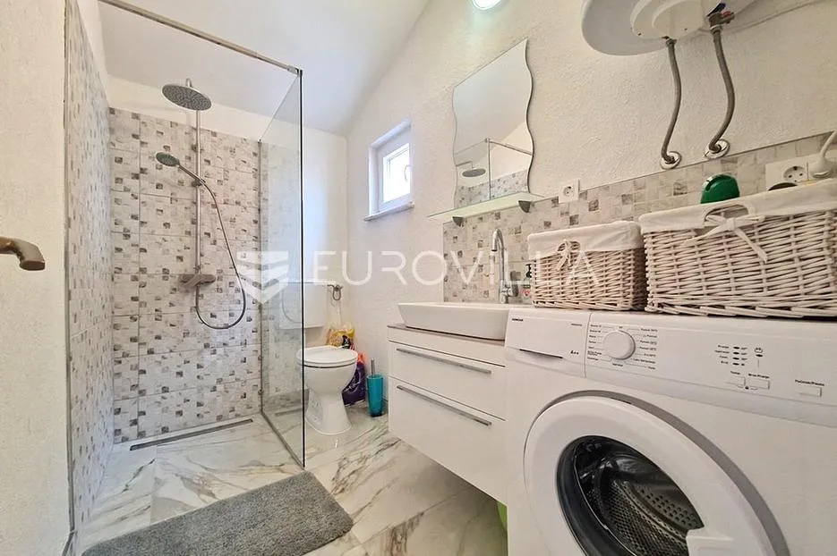 vir, apartman s prostranom terasom i dvije spavaće sobe na odličnoj lokaciji - slika 18