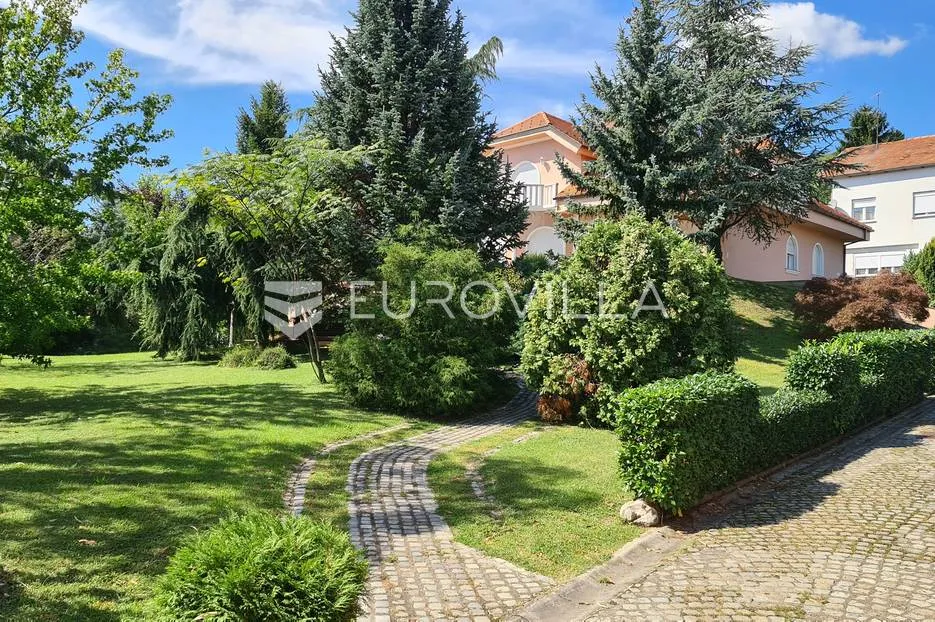 zagreb, gračani luksuzno obiteljsko imanje, vila 810 m² na zemljištu 3.965 m² - slika 2