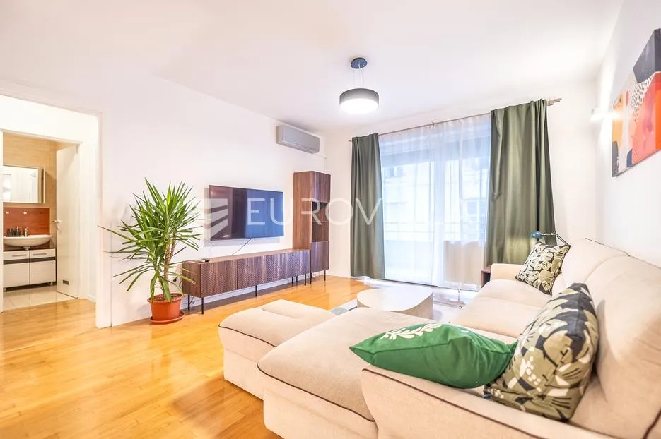zagreb, vlaška, trosoban stan 83 m² s loggiom i parkingom - slika 2