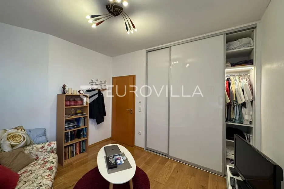 đakovo, vrhunska prizemnica, elegancija i prostranost na 267 m² - slika 26