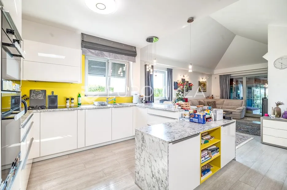 novi zagreb, čehi, moderna kuća 240 m² na zemljištu od 3100 m² - slika 8