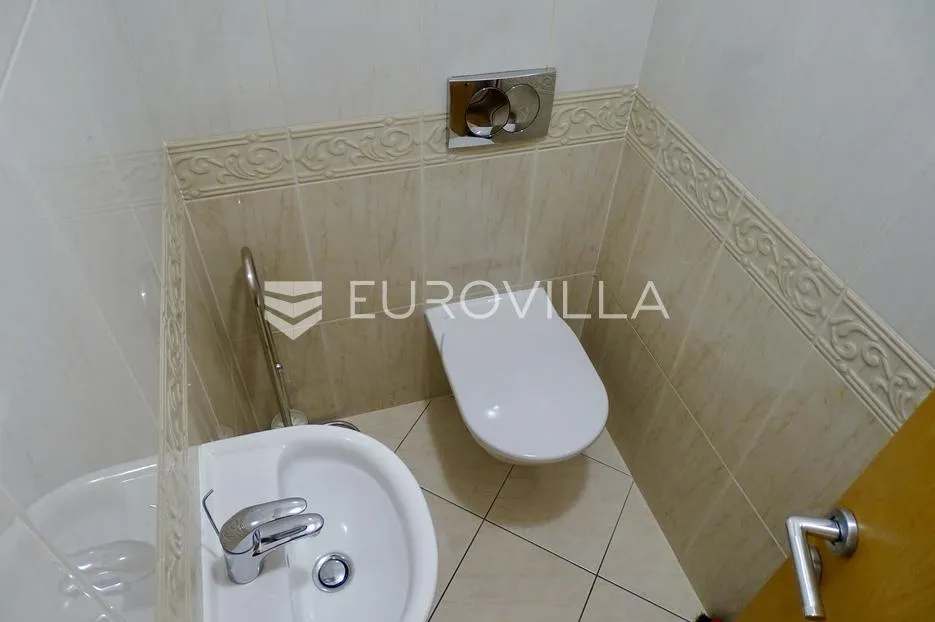kastav, brestovice, trosoban stan od 120 m² sa zadivljujućim pogledom na more - slika 19