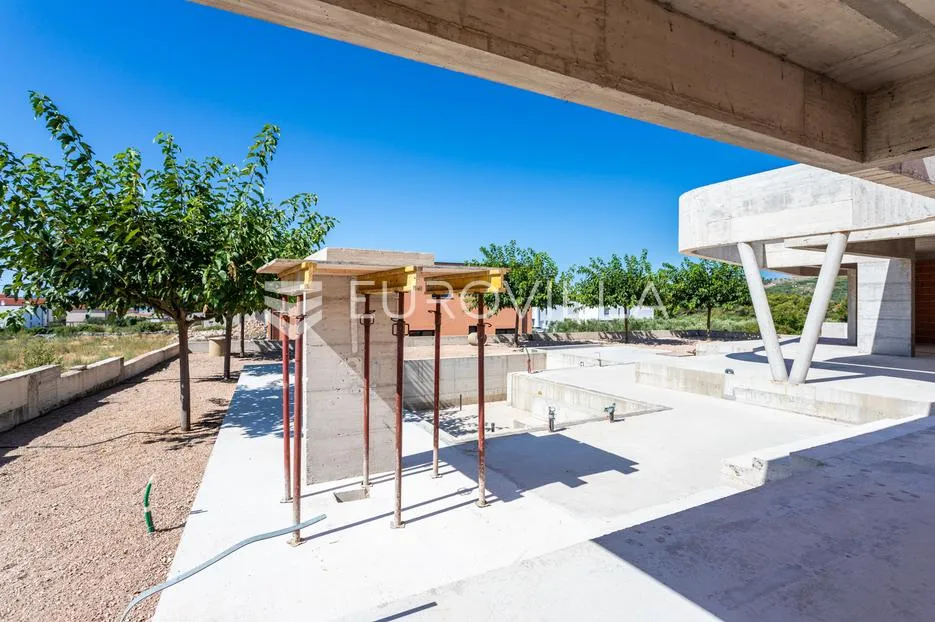 vodice, prekrasna i prostrana vila s bazenom, 730,25 m² - slika 37