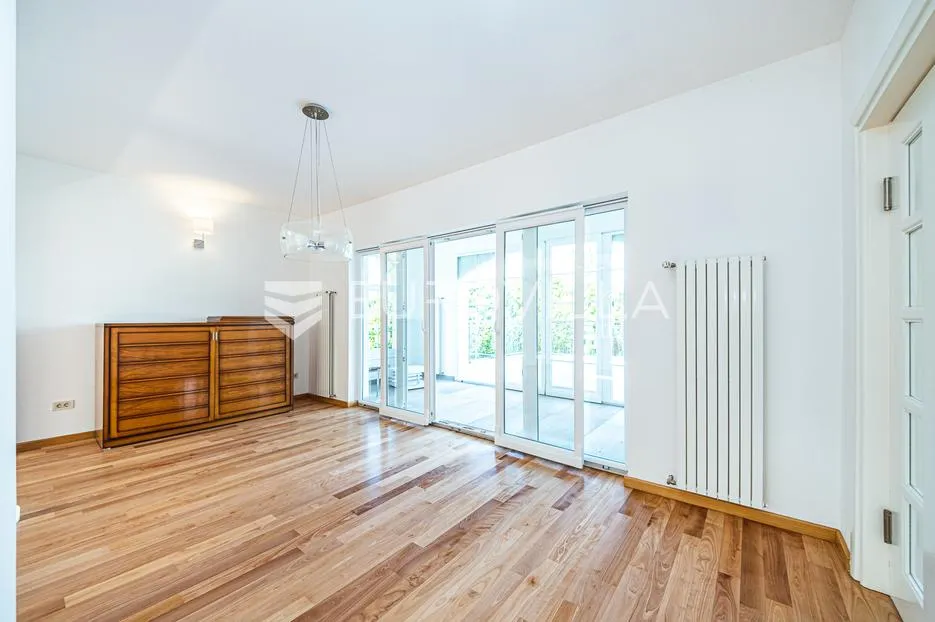 samobor, perivoj, obiteljska vila netto površine 323 m² na zemljištu 2.087 m² - slika 13