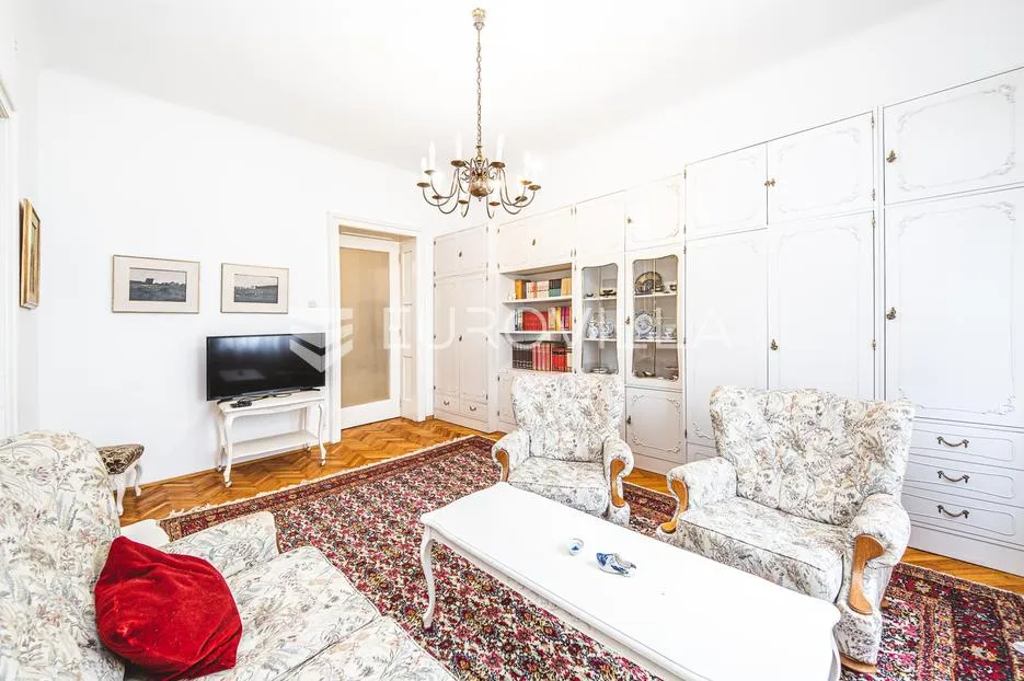 Zagreb, Medveščak, dvosoban stan 64 m²