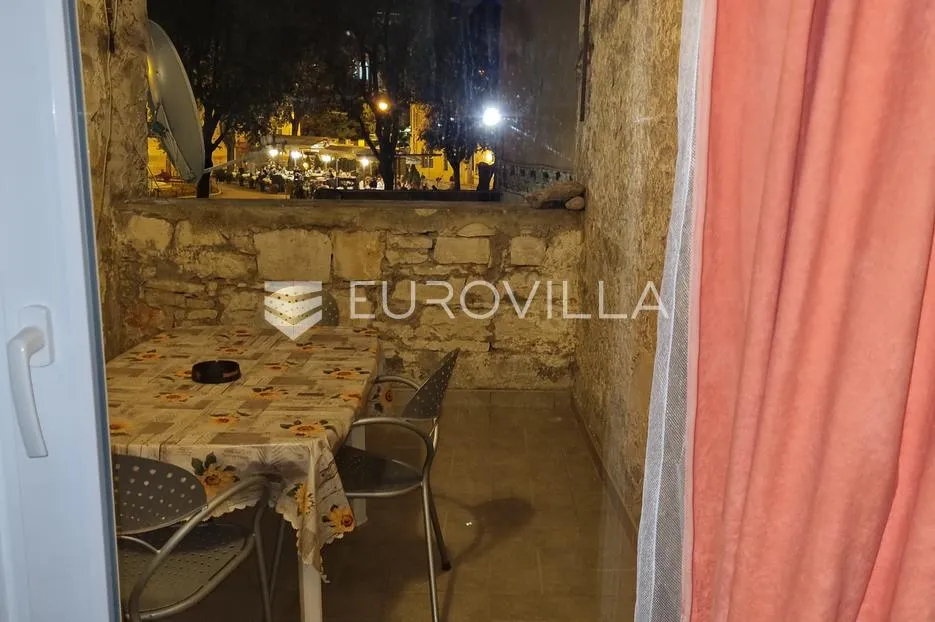 pula, zgrada sa 4 stana po 40 m2 u centru grada - pogodna za najam - slika 10