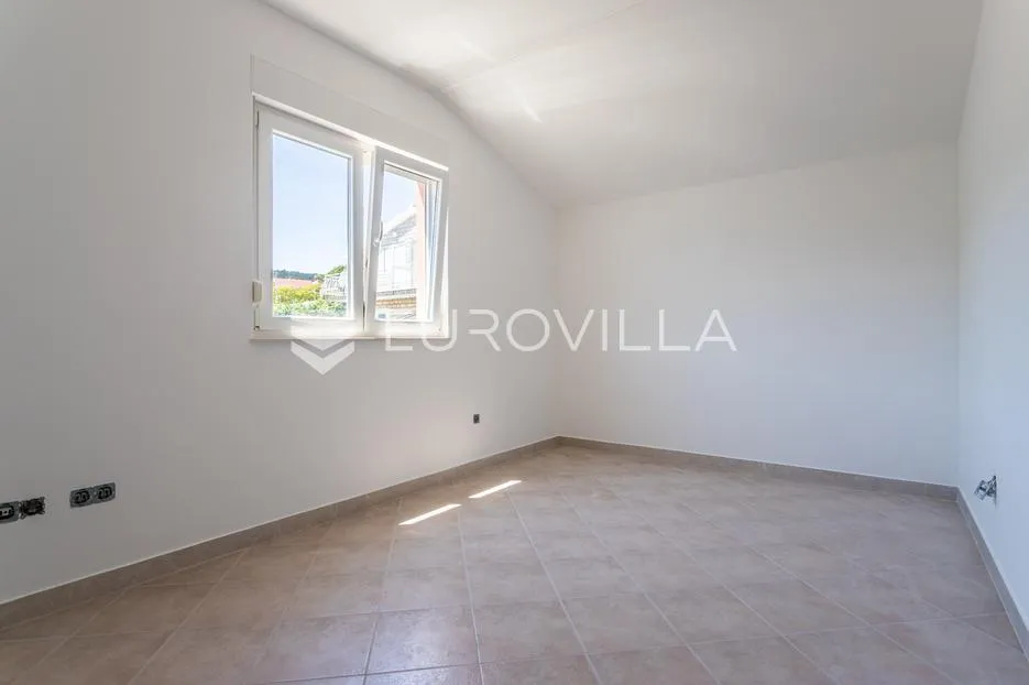 marina, penthouse s prekrasnim pogledom na more - slika 7