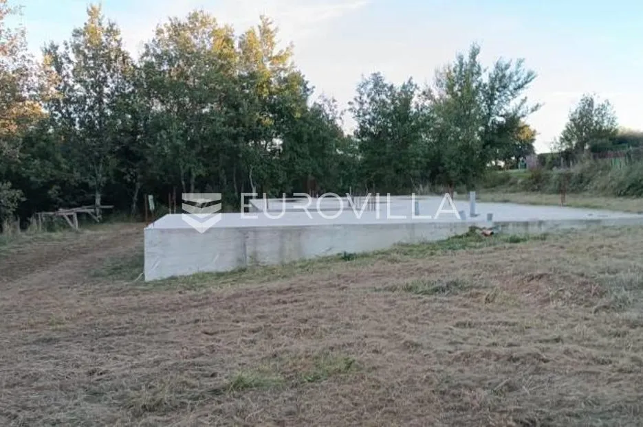 vižinada, brig, atraktivno građevinsko zemljište s pravomoćnom građevinskom dozvolom i natemeljima - slika 7