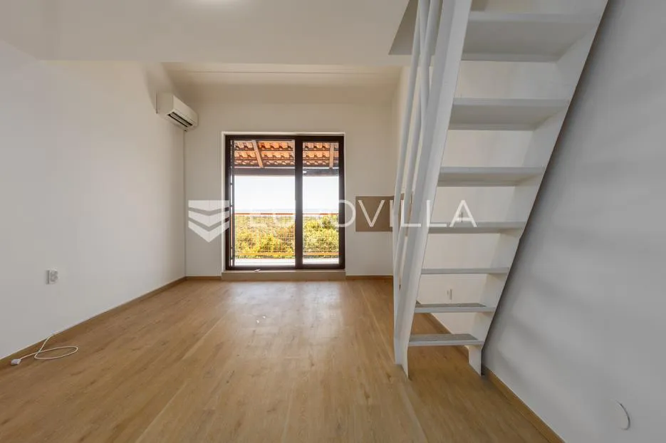 istra, duga uvala, 2. kat, adaptirani apartman u sklopu naselja s pogledom na more, 150 m od mora - slika 6