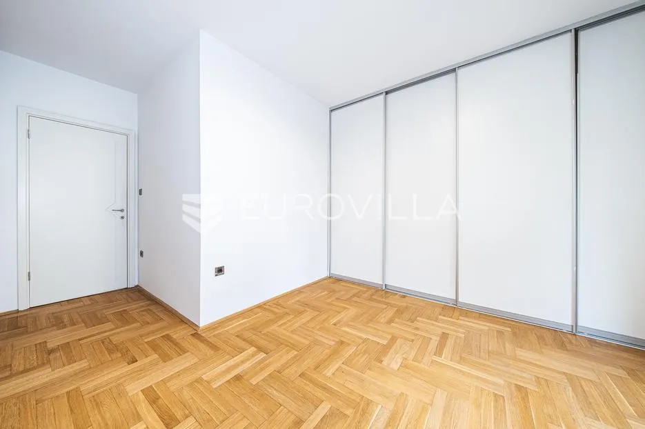 zagreb, pantovčak, peterosoban stan s neto korisnom površinom od 301 m² - slika 17