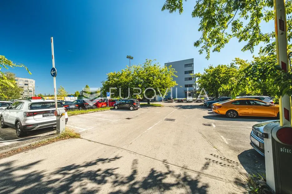 zagreb, borongajska cesta, prostrani uredski prostori za zakup 169 m2 - slika 36