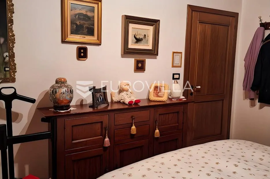 istra, buje okolica, šarmantna samostojeća kuća s velikom okućnicom i investicijskim potencijalom - slika 16