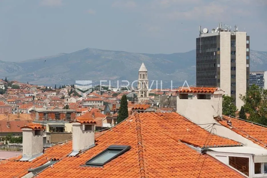 split, bačvice, prostran dvosoban stan na odličnoj lokaciji - slika 18
