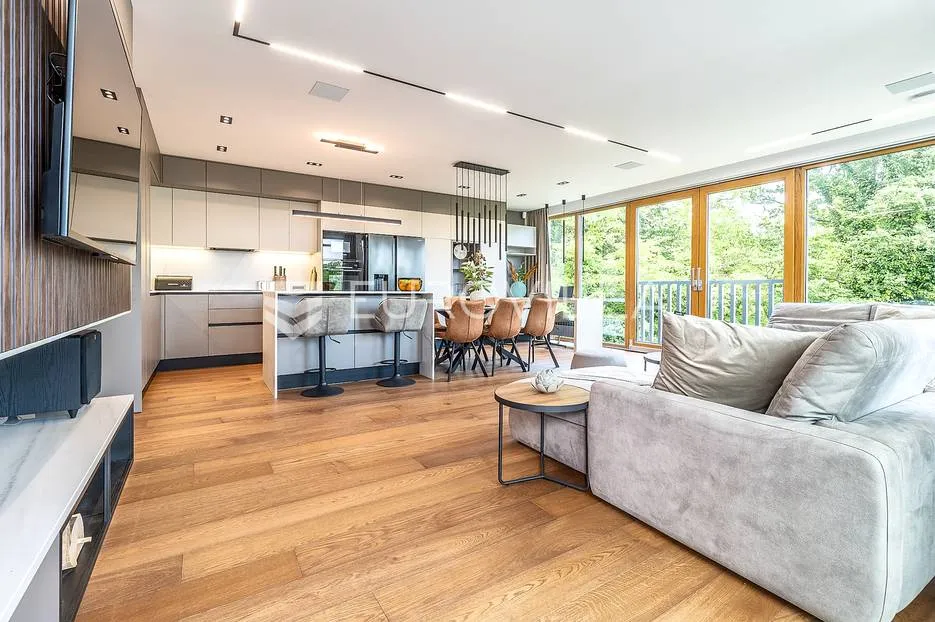 zagreb, jelenovac luksuzan četverosobni stan 180 m² sa vrtom 150 m² - slika 2