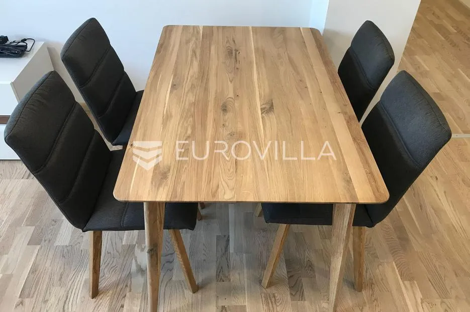 zagreb, amruševa, šesterosoban stan površine 129 m² - slika 12