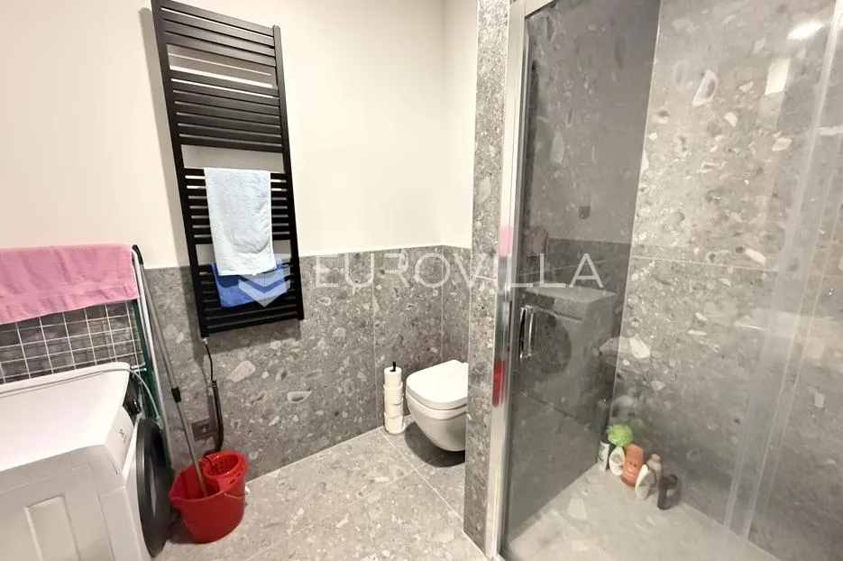pula, centar, moderni i vrhunski dvosobni stan, 2. kat, 66.31 m², naktriven parking, lift, smart home - slika 12