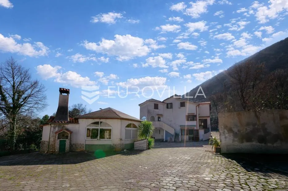 mošćenička draga, prostrana nekretnina sa 7 etažiranih jedinica, na parceli od 893 m² - slika 3