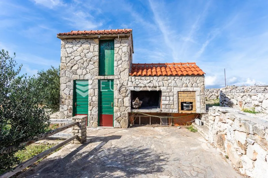 hvar, veliko lijepo imanje s tri kuće na parceli od 32500 m2 - slika 23