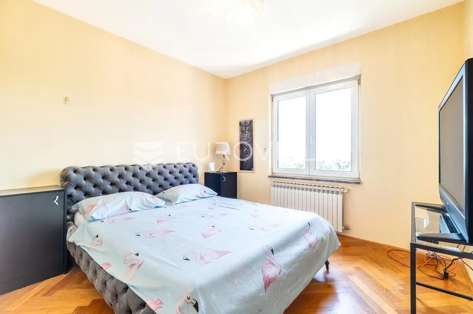 zagreb, vrhovec, atraktivna vila s vrtom i parkingom, 530 m² - slika 10