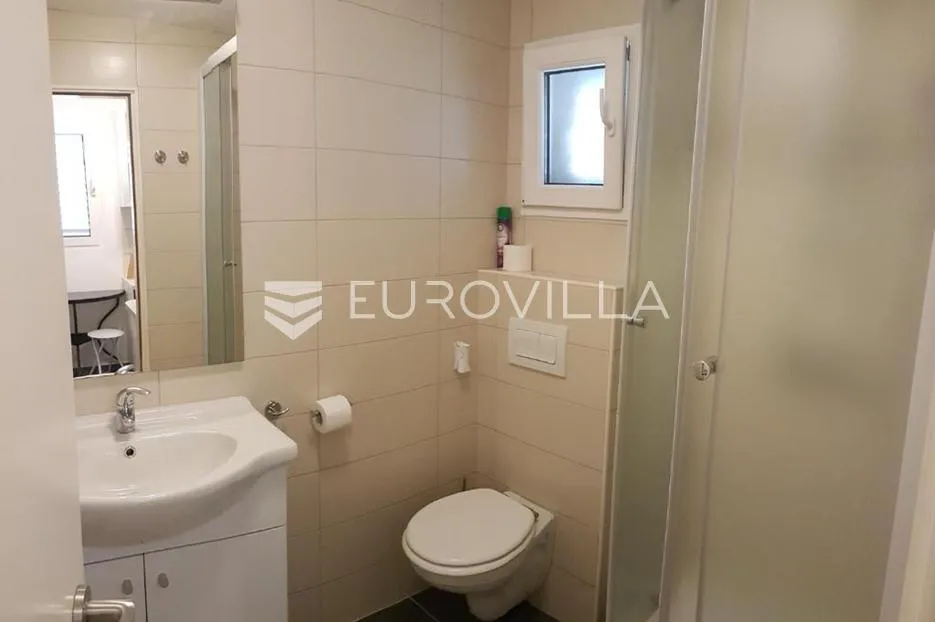 brač, supetar, samostojeća kuća s četiri stambene jedinice - slika 9