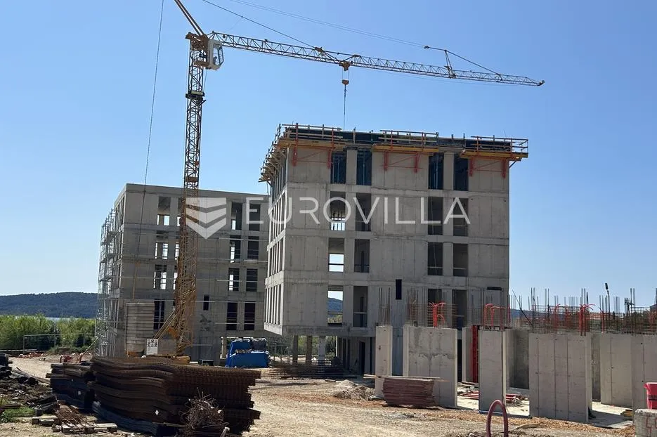 trogir, seget donji, dvosoban stan na drugom katu neto korisne površine 90 m², s4, c - slika 9