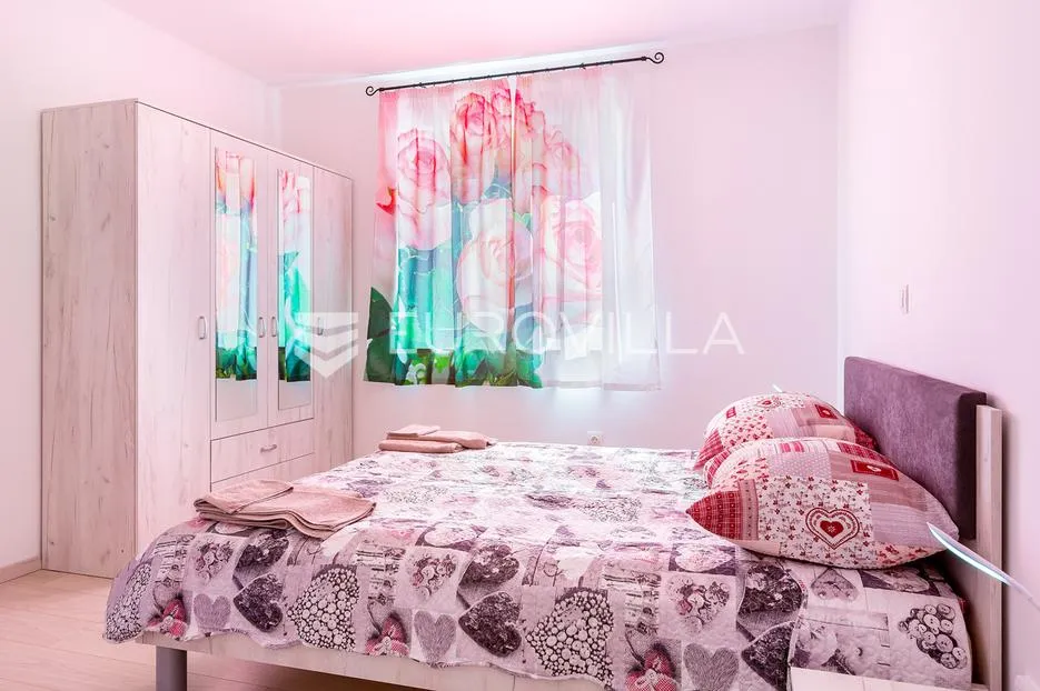 istra, medulin, velika samostojeća kuća sa 7 apartmana 100 m od mora - slika 49