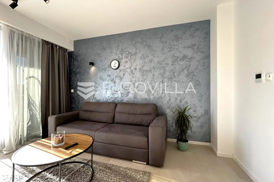 hvar, apartmanska vila sa pet uređenih apartmana - slika 42