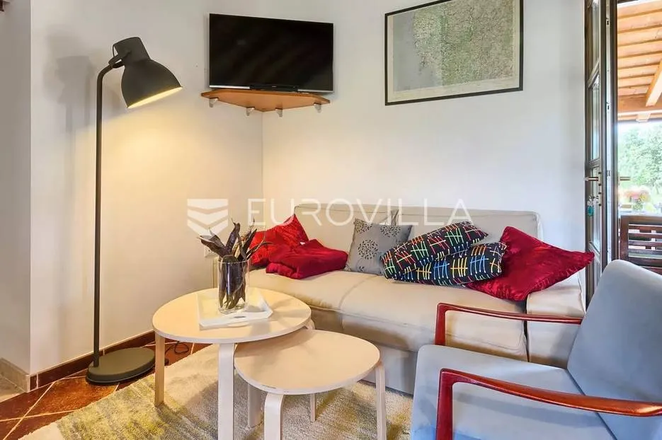istra, bale, vila s bazenom na imanju od 30.000 m2 u osami - slika 43