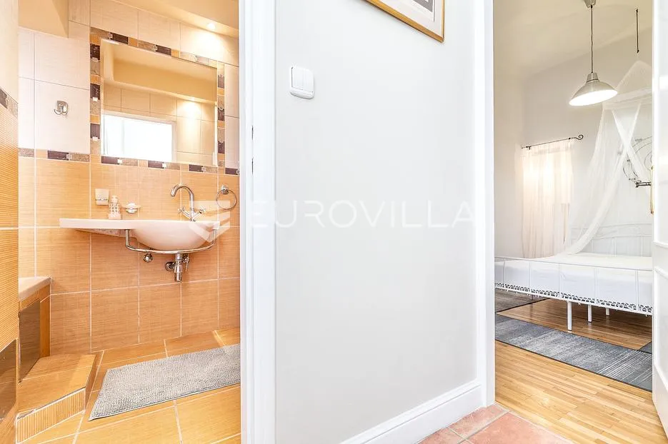 zagreb, centar uređen trosoban stan 76 m² - slika 8